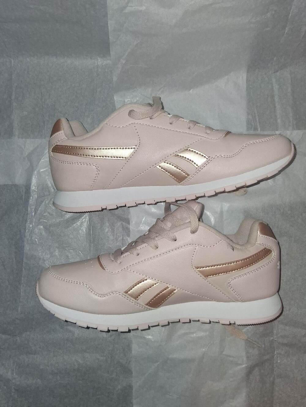 Reebok Classic Rose Gold Sneakers, Women 7.5 - Picture 6 of 9